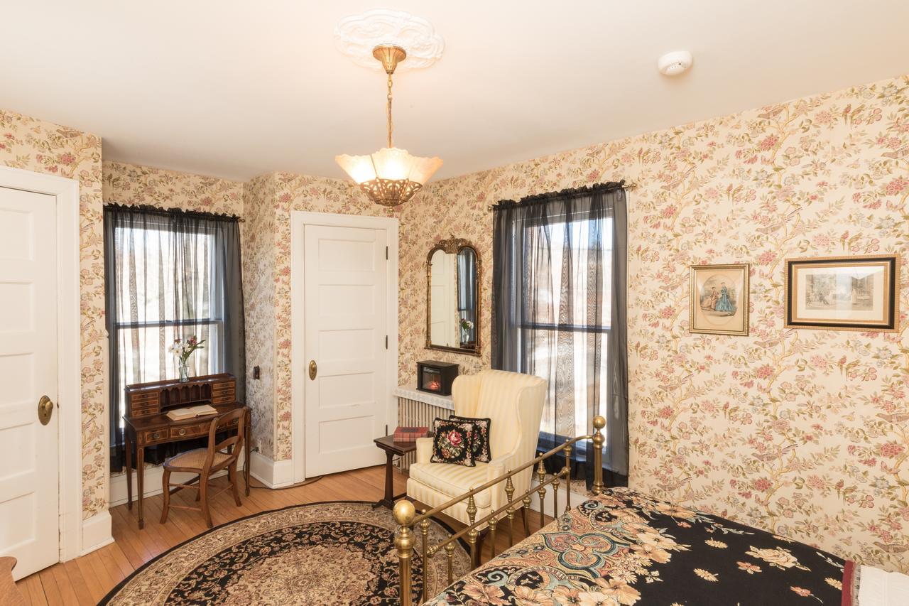 Ringling House Bed & Breakfast Baraboo Exteriör bild
