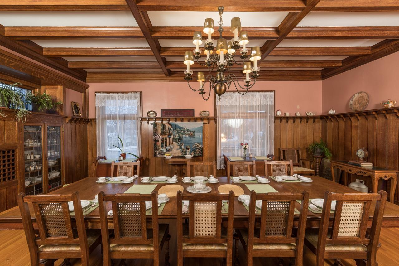 Ringling House Bed & Breakfast Baraboo Exteriör bild