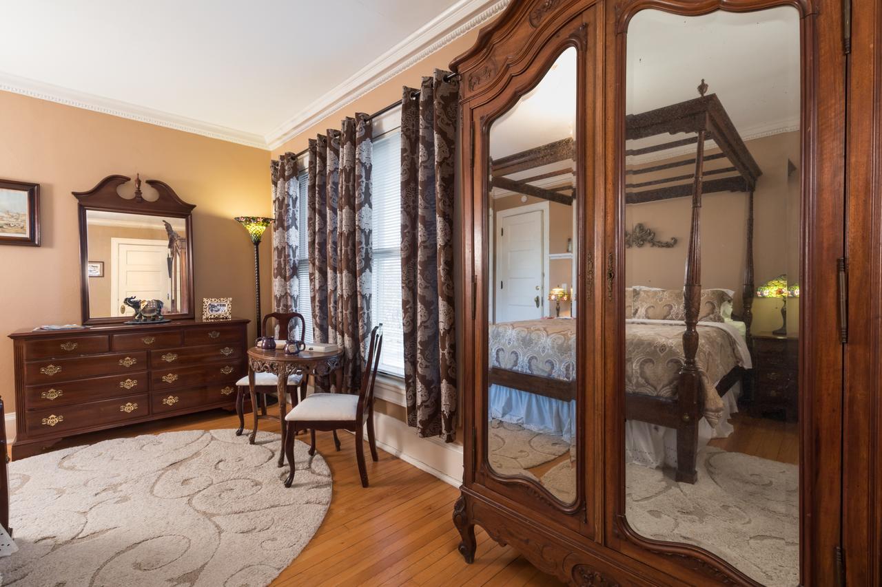 Ringling House Bed & Breakfast Baraboo Exteriör bild