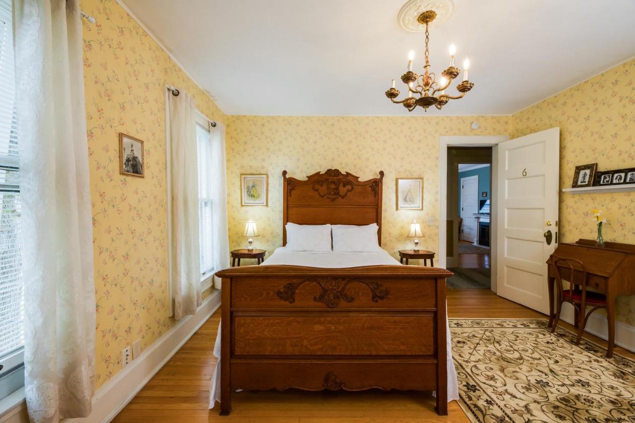 Ringling House Bed & Breakfast Baraboo Exteriör bild